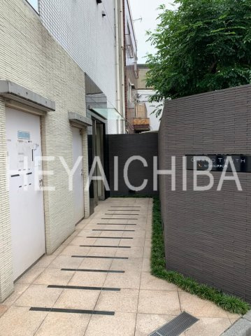 グラントゥルース西日暮里のエントランス