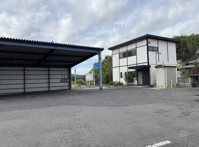 湖南市下田の事務所の外観