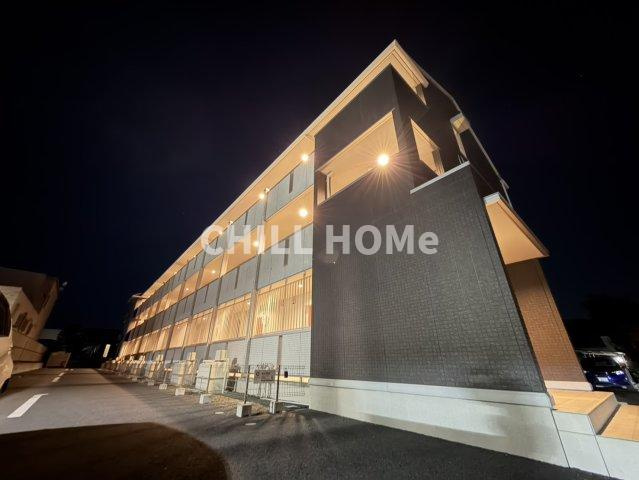 エメラルドグリーン