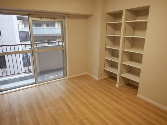 朝日江戸川橋マンションの洋室