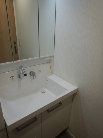 朝日江戸川橋マンションの独立洗面台