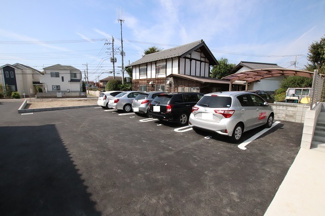★敷地内駐車場★（有料・要空き確認）