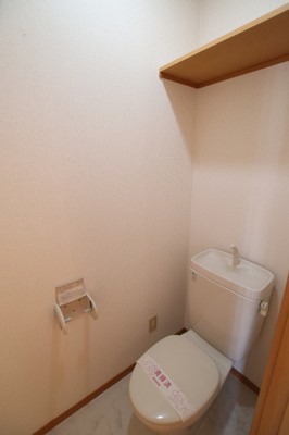 トイレは各階に設置済★