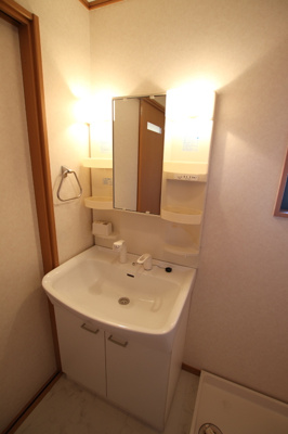 洗髪洗面化粧台で身支度も楽々！