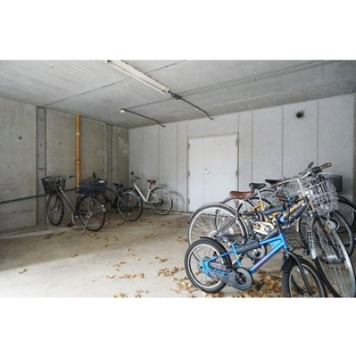 【その他】 | ドルフＥＡＳＴ | 駐輪場