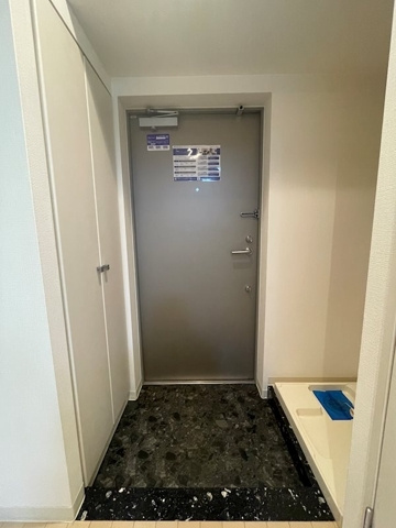 新品家具付きマンション日本橋本町7(KaGood東京)の玄関