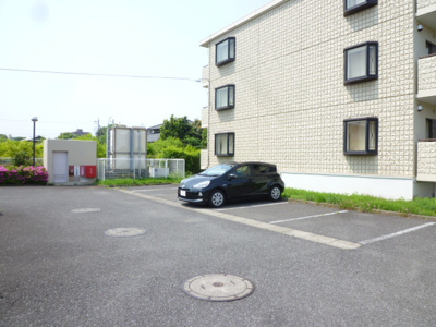 ★敷地内駐車場★（有料・要空き確認）