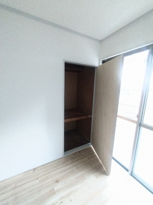 ★南側洋室収納です★