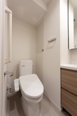 【トイレ】 | パークアクシス成増二丁目 | ※写真は同タイプ住戸です。