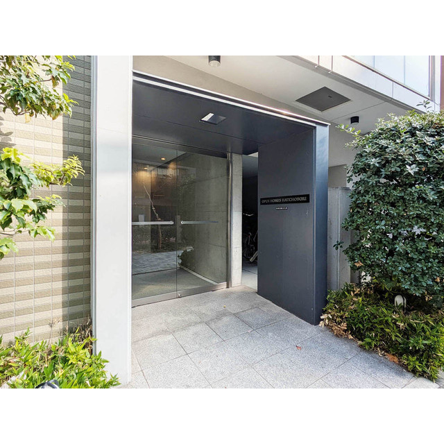 オーパスホームズ八丁堀のエントランス