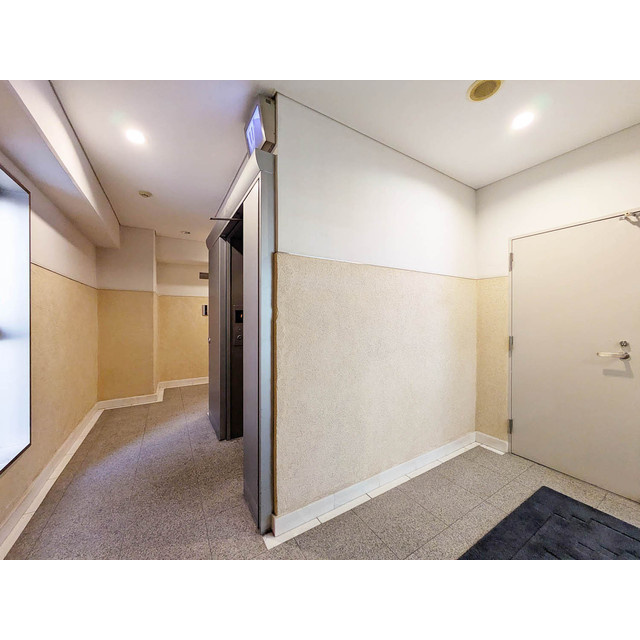 オーパスホームズ八丁堀のエントランス