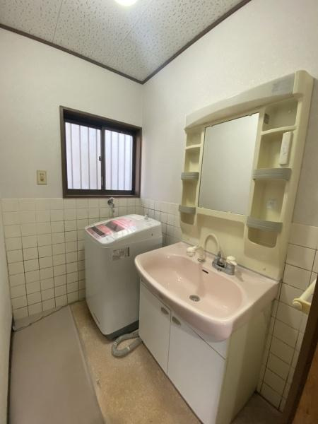 貴志川町国主　中古戸建の独立洗面台