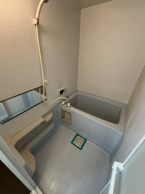 【浴室】 | ラグーナB棟 | 写真は同タイプの別のお部屋のものです。