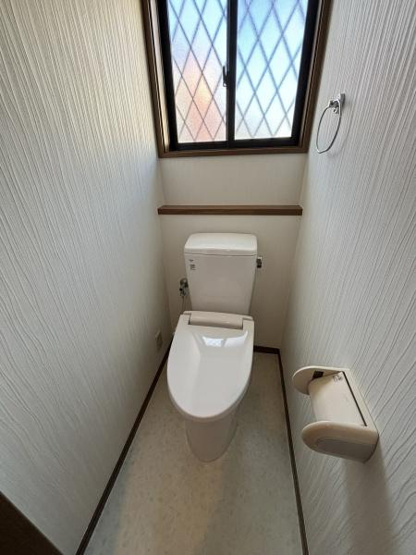 【トイレ】 | ラグーナB棟 | 写真は同タイプの別のお部屋のものです。