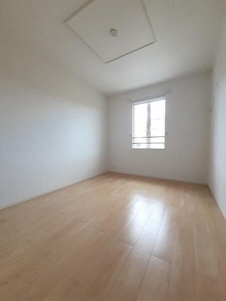 ニーラスク　Ｂの洋室