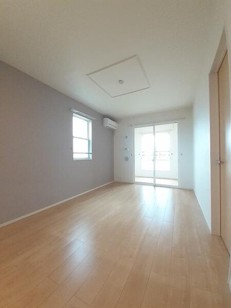 ニーラスク　Ｂの内装