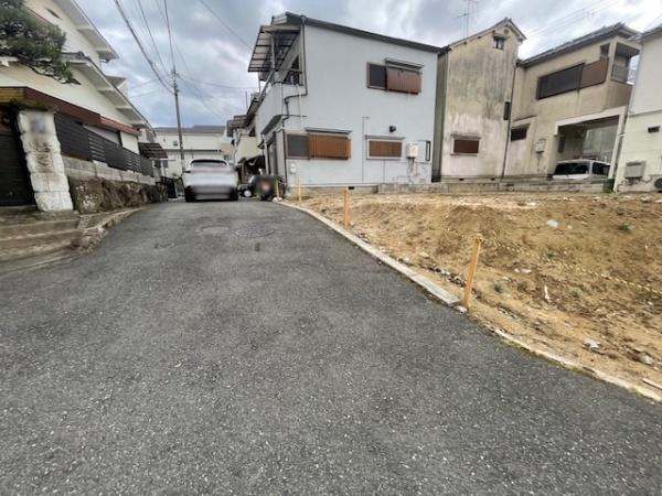 【前面道路含む現地写真】