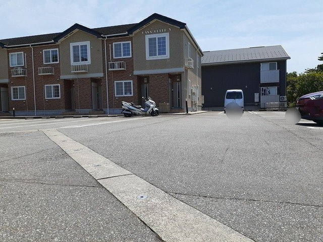 カーサ・クレールⅤの駐車場|駐車場に車を止められます