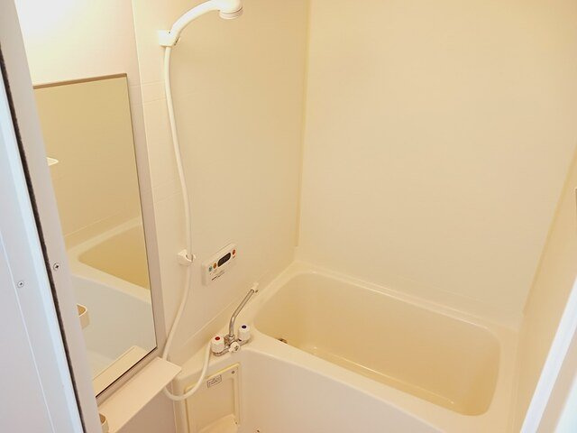 カーサ・クレールⅤの浴室|ゆったり過ごせるお風呂です