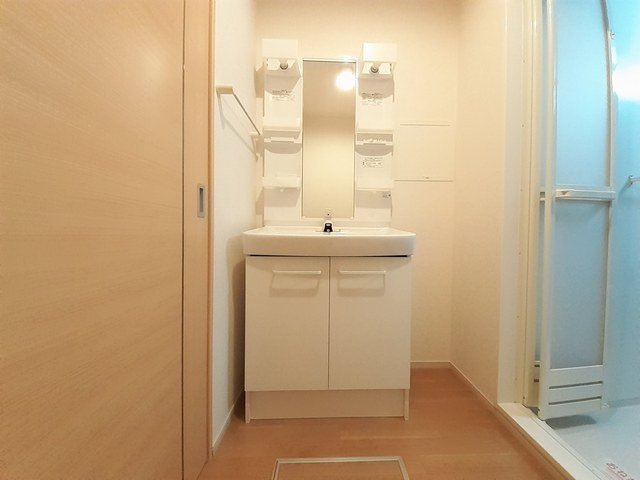 ココ　ウエストの洗面所|広い洗面スペース