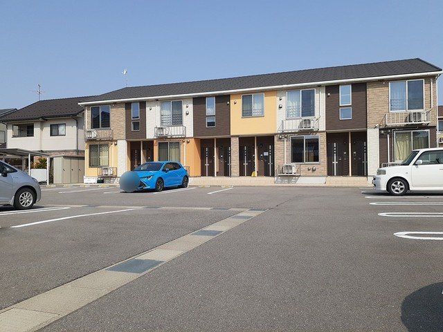 シェーナ　ドゥの駐車場|駐車場完備です