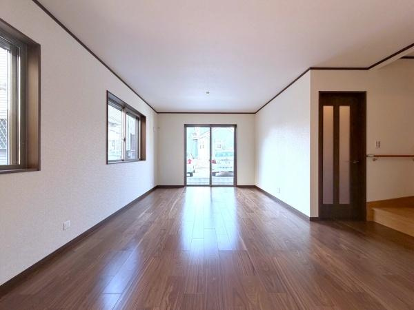 横浜市泉区和泉中央南２丁目の新築一戸建の居間・リビング