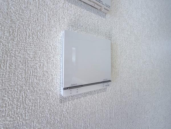 横浜市泉区和泉中央南２丁目の新築一戸建の内観：施工例|床暖房リモコン・同仕様写真