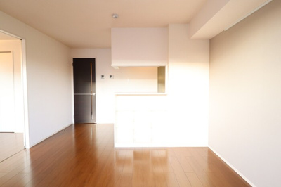 【居間・リビング】 | リバーサイドヴィラ ハピネス | リビング