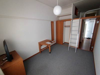 【居間・リビング】 | レオパレスマリアンナベルグ | 1階はフローリング仕様です。