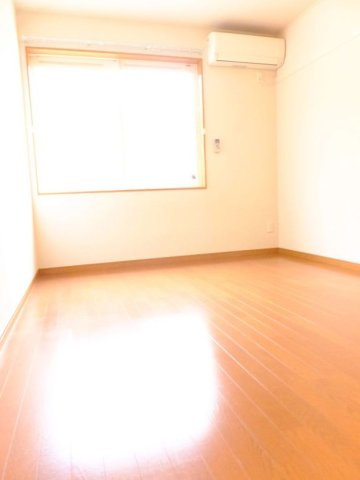 レオパレス黎の寝室