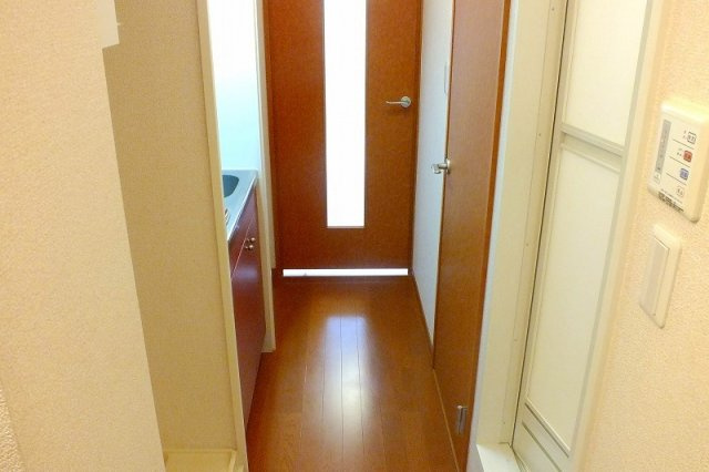 レオパレス黎の玄関