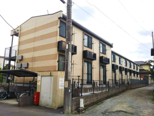 レオパレスストリートハウスの外観