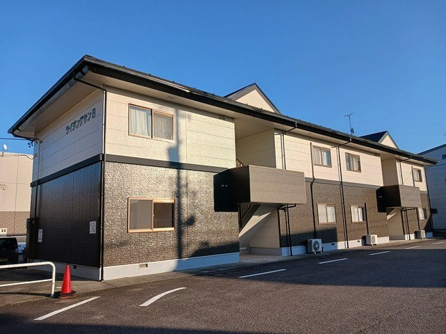 ライジングサンＢの外観