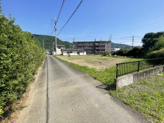宮地町事業用土地の前面道路含む現地写真