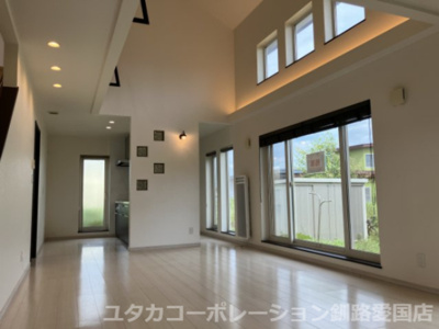 【居間・リビング】 | 白糠町西庶路西二条南1丁目2-29売家