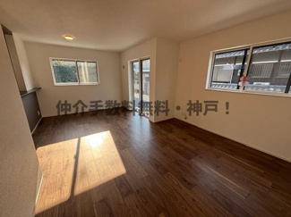 【居間・リビング】 | 神戸市垂水区南多聞台1丁目　新築戸建　仲介手数料無料！ | ゆったりとしたリビングです