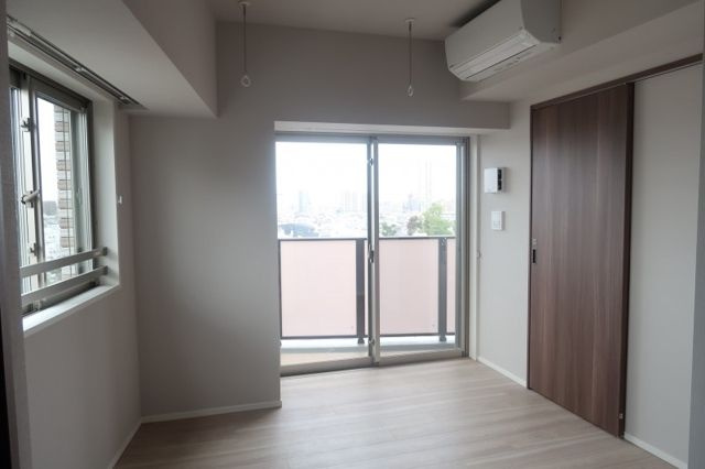 ロイジェント世田谷野沢の洋室