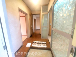 【玄関】 | 宝塚西山住宅１号棟 | スッキリとした玄関です♪いつでもご見学できます！！お気軽にネクストホープ不動産までお問い合わせを！！