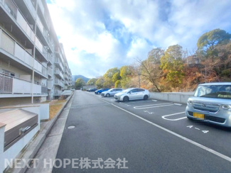 【駐車場】 | 宝塚西山住宅１号棟 | 駐車場です♪