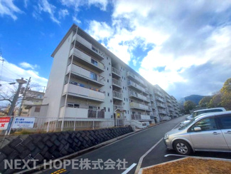 【外観】 | 宝塚西山住宅１号棟 | 【宝塚西山住宅１号棟】地上５階建　総戸数１００戸　ご紹介のお部屋は３階部分です！！※エレベーターはございません。