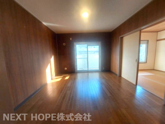 【洋室】 | 宝塚西山住宅１号棟 | ダイニングキッチンに隣接した洋室７帖です♪建具を外してLDK13帖としても使用できますね！！