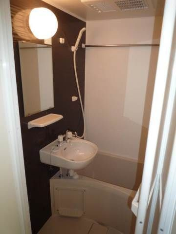 レジデンス下北沢の浴室