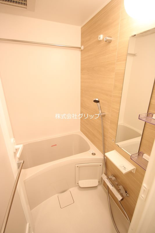 ブランシエスタ横浜高島町の浴室