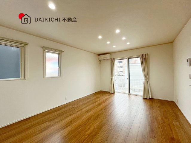 【居間・リビング】 | 北本市本宿8丁目　中古戸建