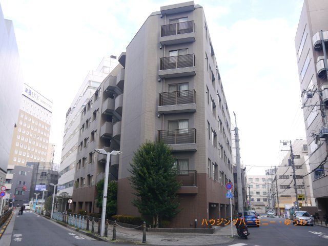 【外観】 | ルピナス王子駅前 | 陽光浴びる外観がシンプルな外観をより際立たせ、人々の記憶に存在感を植え付けます。