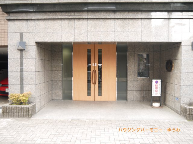 【エントランス】 | ルピナス王子駅前 | 清廉とされたエントランスになっています。