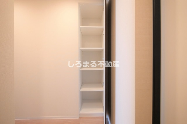コンフォリア・リヴ本町WESTQの収納