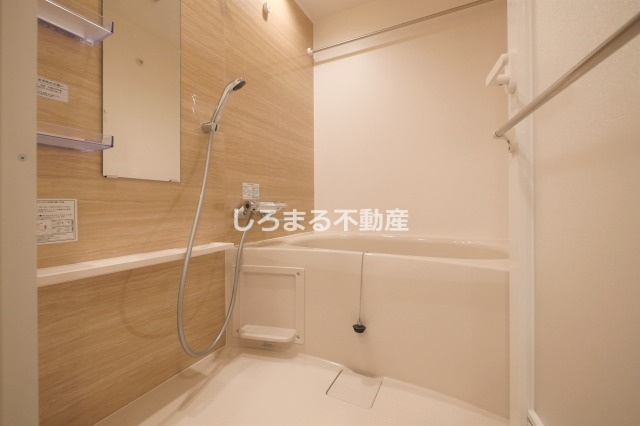 コンフォリア・リヴ本町WESTQの浴室