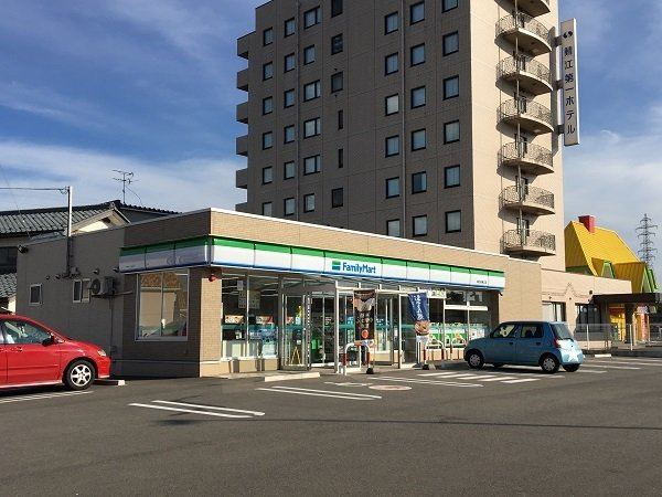 メゾン　ド　サージュの周辺|ファミリーマート鯖江新横江店まで750m