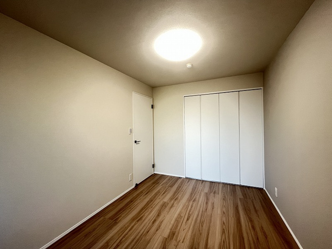 【寝室】 | ソフィア東伏見　(保谷店) | 6帖/お好みのインテリアで安らぐ癒し空間が生まれます。